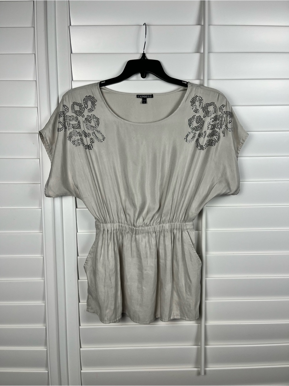 Express Gray Short Sleeve Drawstring Waist Shoulder Stud Detail pockets size S